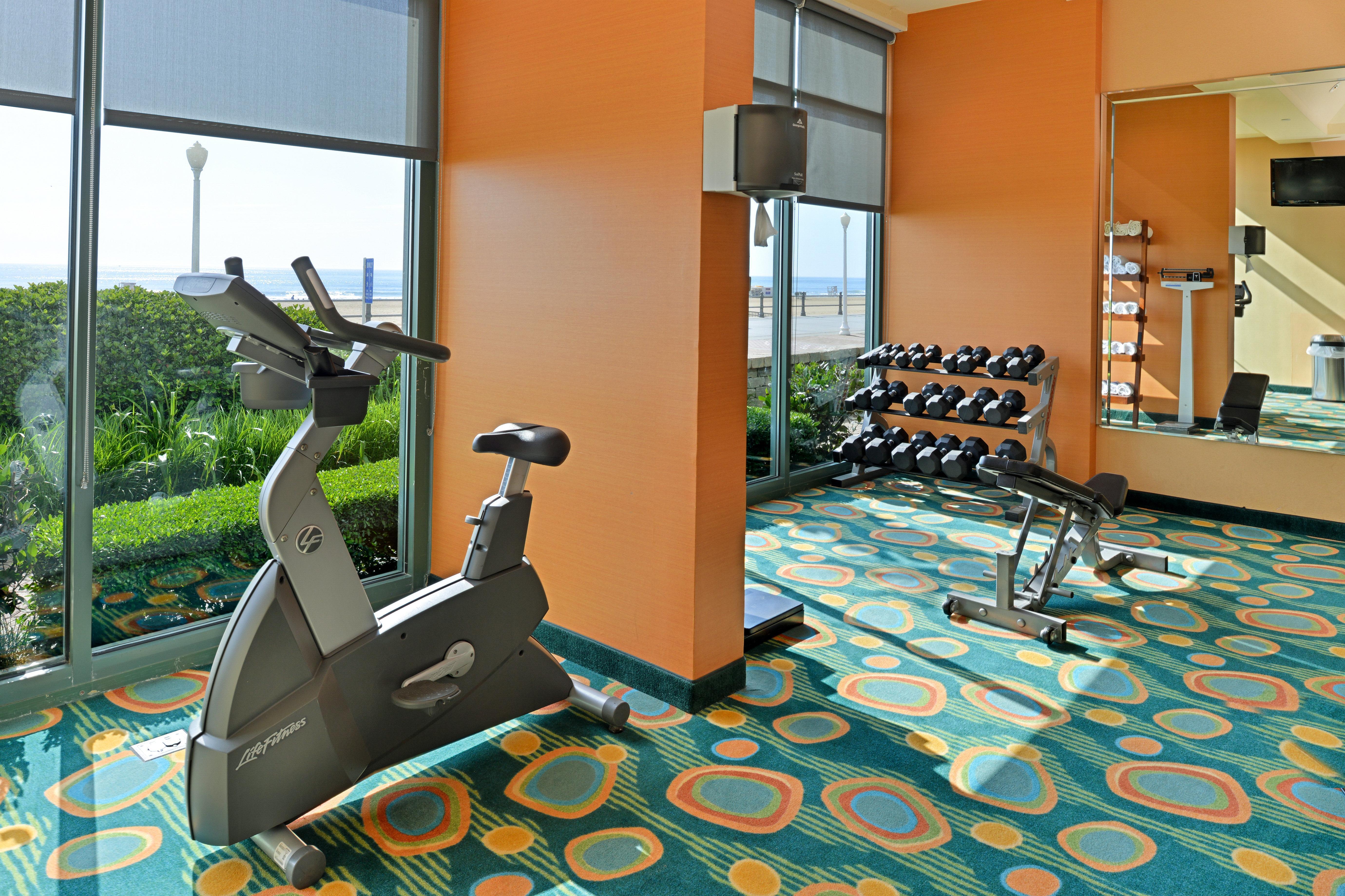 Holiday Inn Express Hotel & Suites Virginia Beach Oceanfront, An Ihg Hotel Ngoại thất bức ảnh