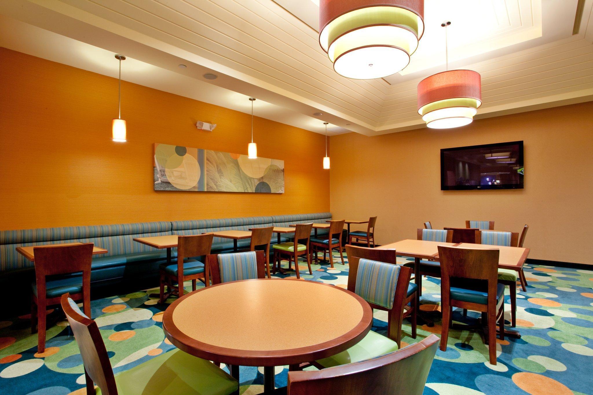 Holiday Inn Express Hotel & Suites Virginia Beach Oceanfront, An Ihg Hotel Ngoại thất bức ảnh