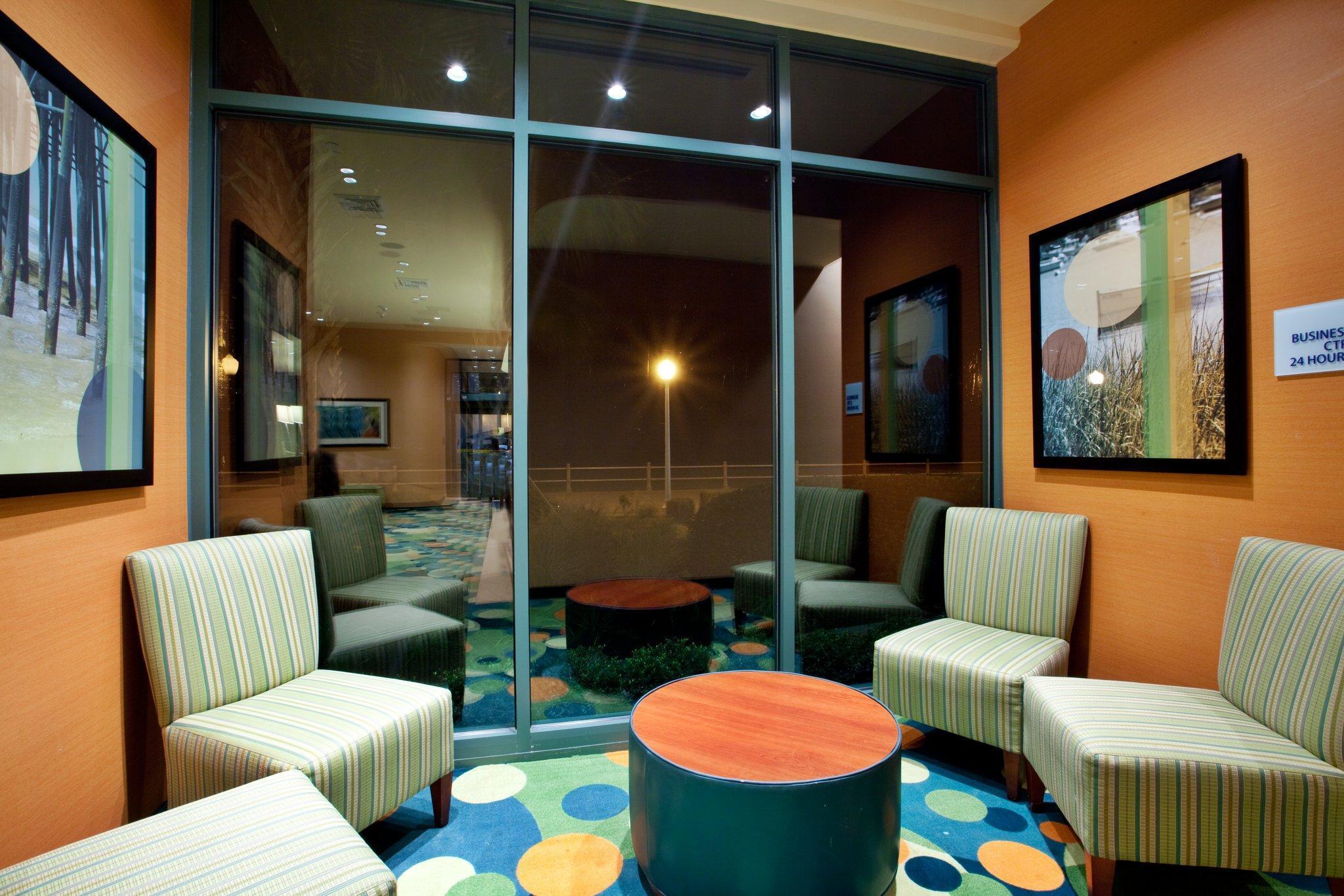 Holiday Inn Express Hotel & Suites Virginia Beach Oceanfront, An Ihg Hotel Ngoại thất bức ảnh