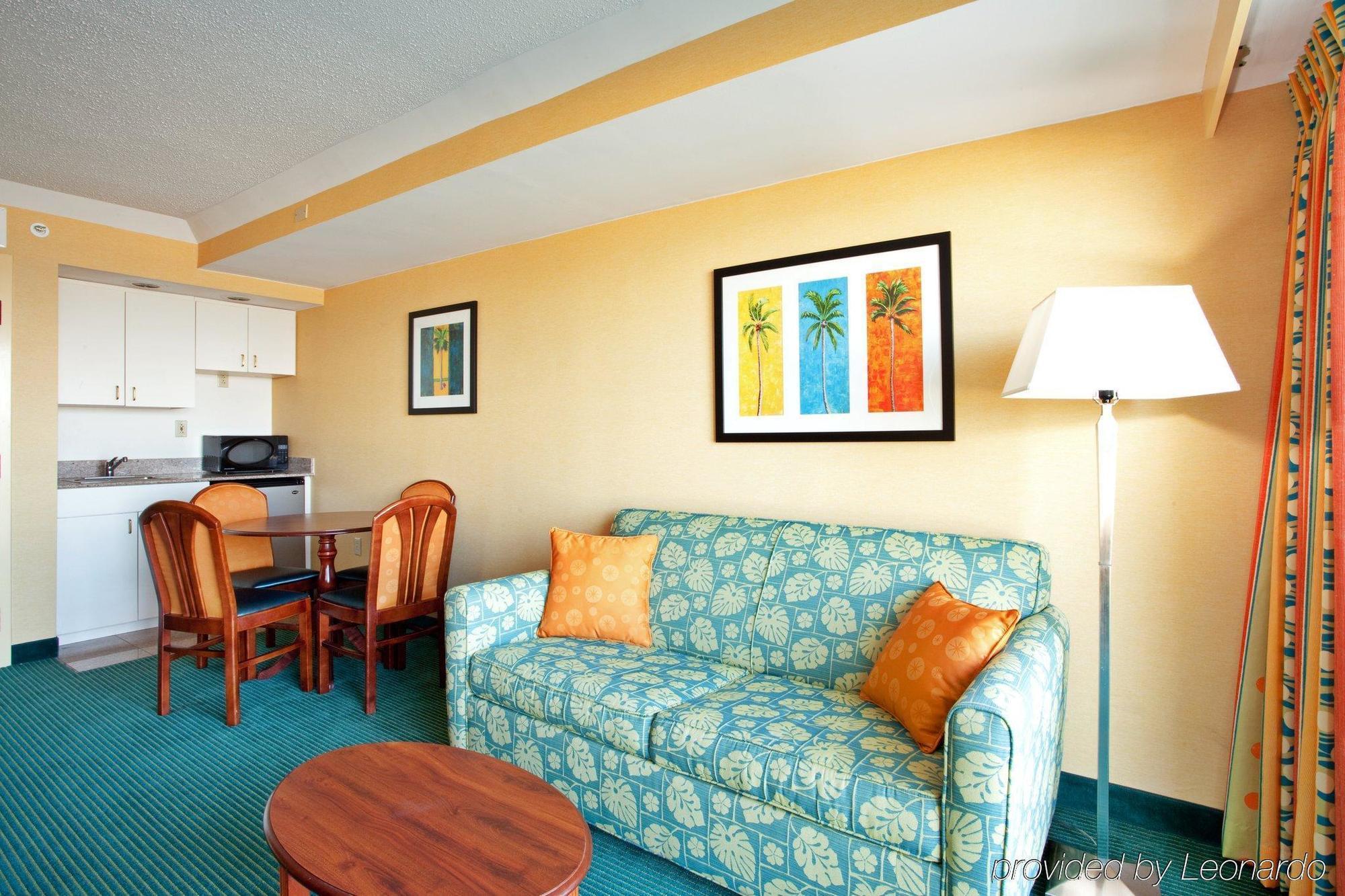Holiday Inn Express Hotel & Suites Virginia Beach Oceanfront, An Ihg Hotel Phòng bức ảnh